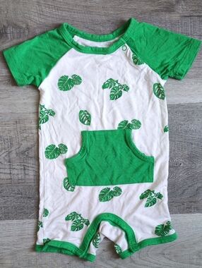Kyte Baby Shortall Monstera Print Pocket Size 6-12 Months Onesie Bamboo